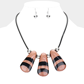 Patterned Glitter Teardrop Bead Necklace