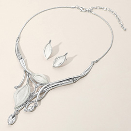Crystal detail Enamel leaf necklace