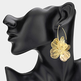 Metal Cut Out Flower Dangle Earrings