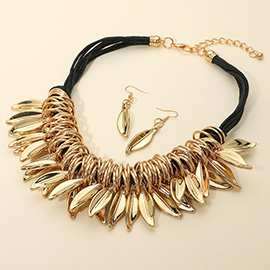 Bold Metal Leaf Charm Embellished Chunky Statement Necklace
