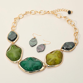 Chunky Bold Resin Pebble Plate Link Statement Necklace