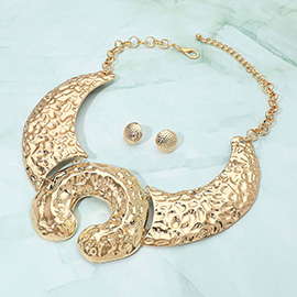 Bold Textured Metal Horseshoe Accent Statement Collar Necklace