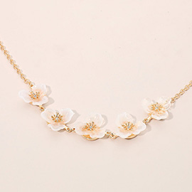 Resin Petal Flower Link Necklace