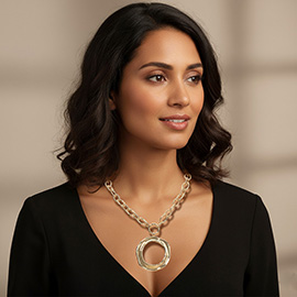 Modern Sculpted Circular Pendant Chunky Chain Necklace