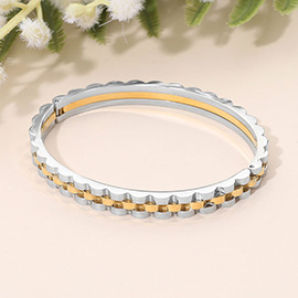 SECRET BOX_Stainless Steel Textured Chain Link Hinged Bangle Bracelet